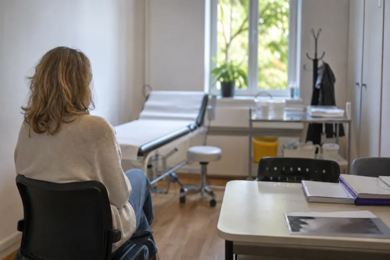 patient consultation dossier médical endocrinologie